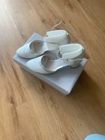 Rainbow Club Stacy ivory satin Brautschuh 40,5 Nordrhein-Westfalen - Lemgo Vorschau