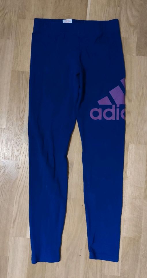 Sportleggings von adidas, blau, Gr. 170 in Kißlegg