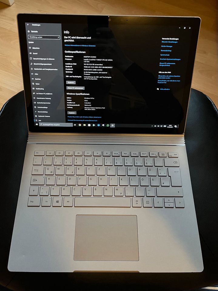 Surface book 3 (16GB RAM, i7 CPU, Geforce GTX 1650) in Minden