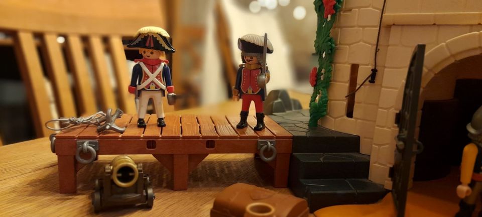 Playmobil Soldatenbastion mit Leuchtturm in Marl