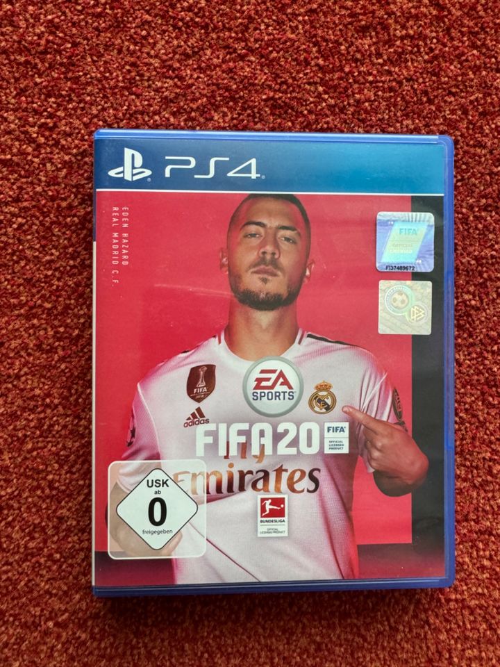 *FIFA 20* von "EA Sports" für PS4 *Top-Zustand* in Krefeld