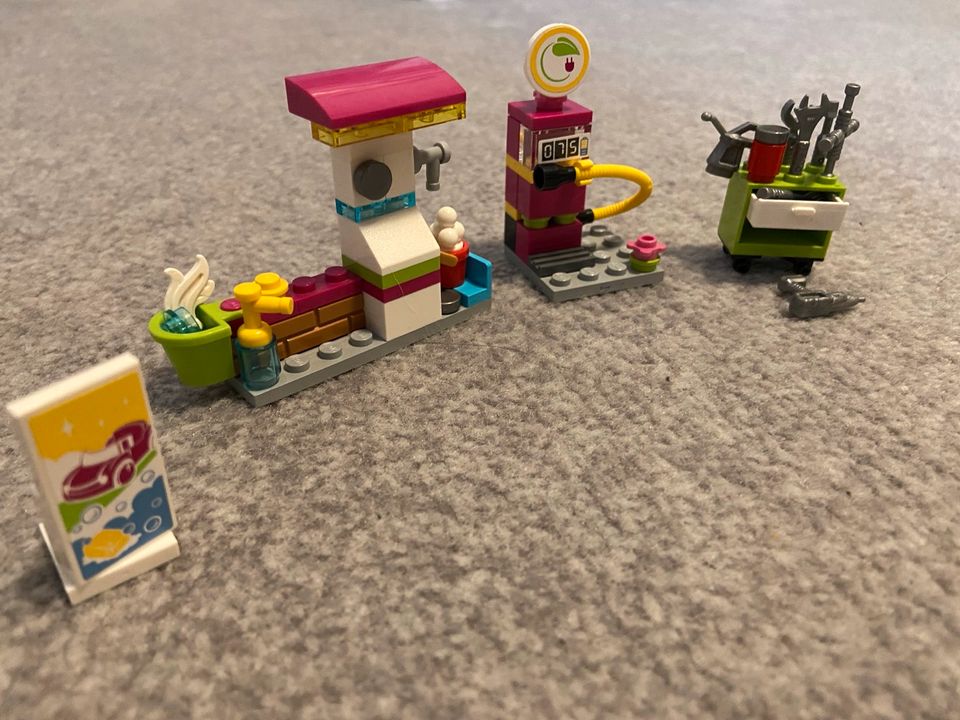 Lego Friends und Lego Elves Sets in Klötze