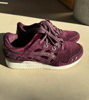 Asics Sneaker Damen Gr.40 (kleiner) Farbe Bordeaux Nordrhein-Westfalen - Neuss Vorschau