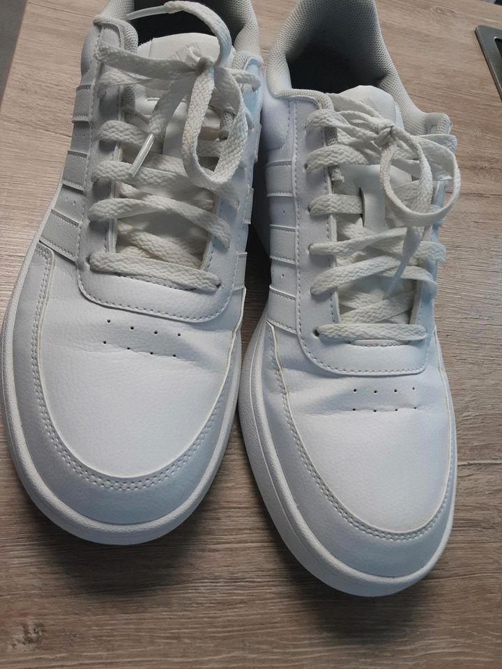 Sneaker Adidas,  Gr. 45 1/3, weiss wie neu in Großalmerode