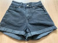 H&M Damen Shorts kurze Hose Jeans schwarz Gr. 36 Nordrhein-Westfalen - Bornheim Vorschau