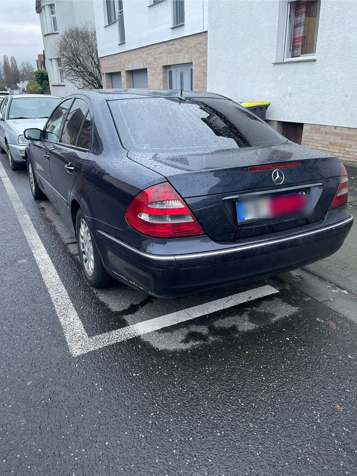 Mercedes E Klasse  NEU TÜV in Friedberg (Hessen)