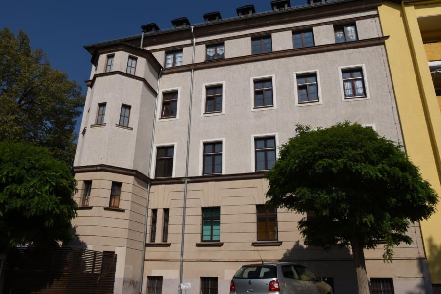 Neu Renovierte 2-Raum-Wohnung im attraktiven Altbau, Mitten im Zentrum von HOT! in Hohenstein-Ernstthal