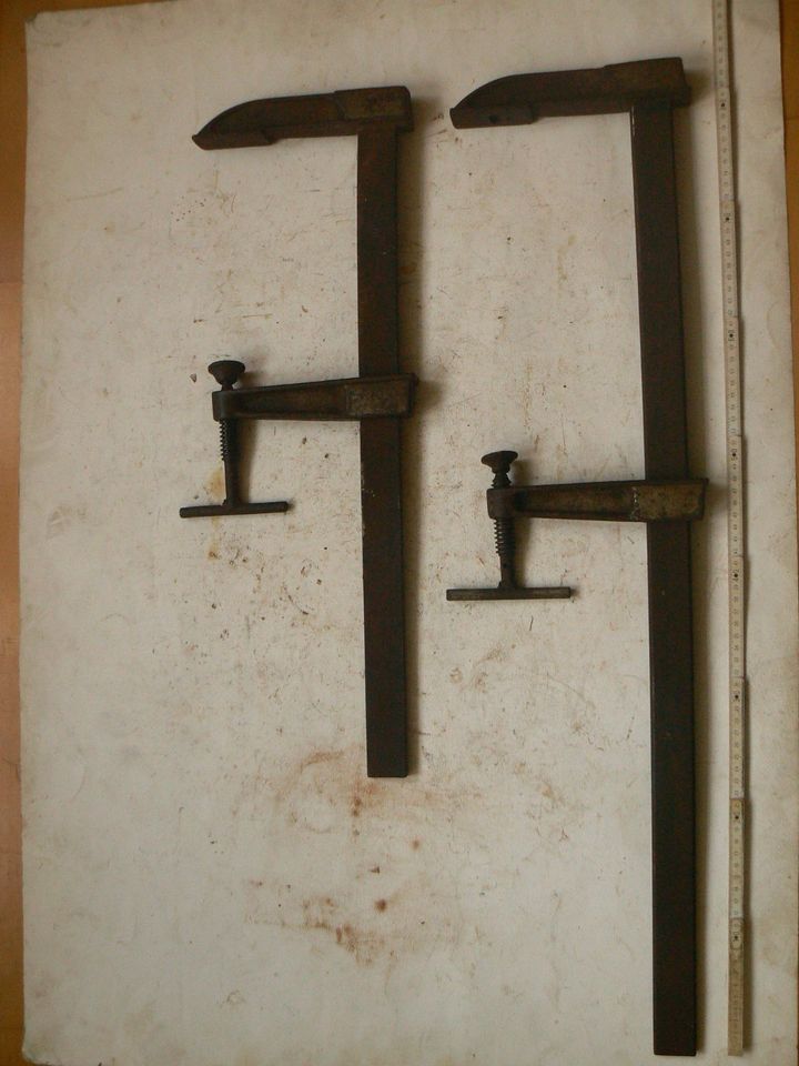 Schraubzwinge,Metallzwinge,Eisen,Patina,2 Stück,alt,gebraucht in Halle