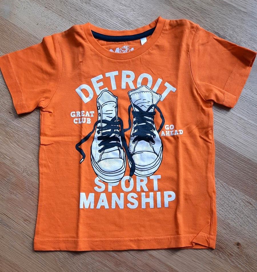 T-Shirt "Detroit", Gr. 104 in Edermünde