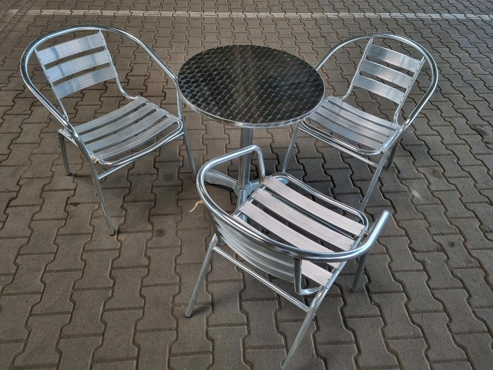 Verkaufe hier 5 Alu Stühle inkl. eines Tisches Rund in Neudietendorf