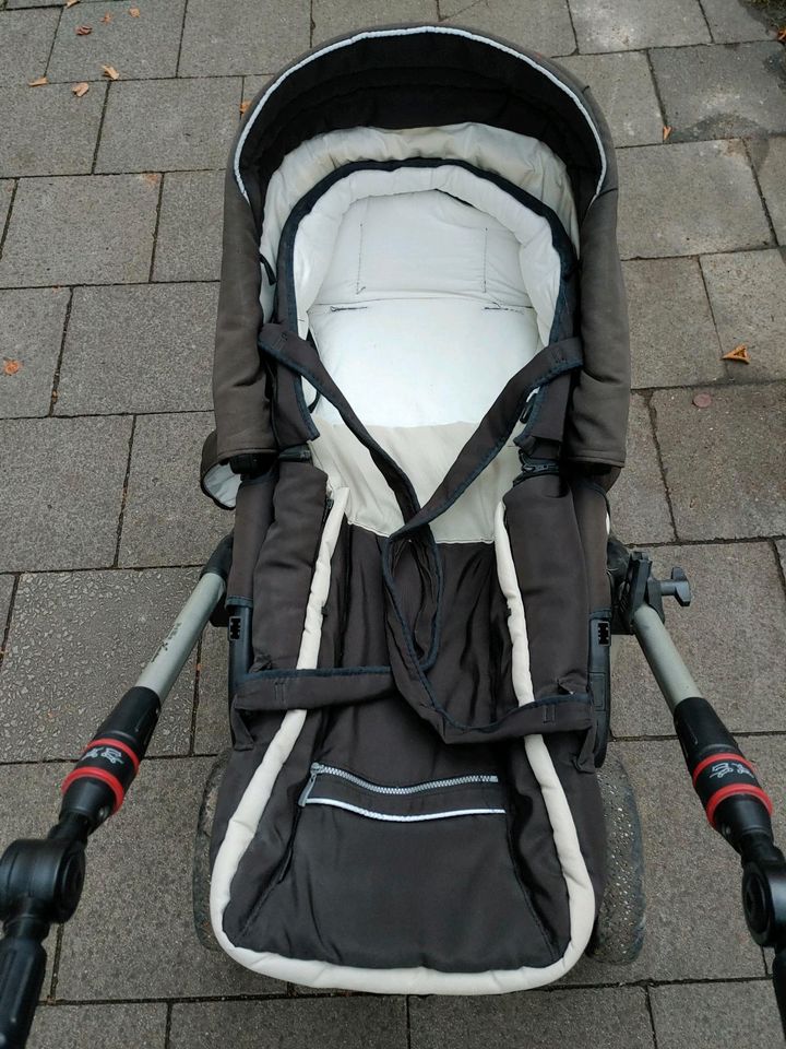 Kinderwagen Hartan Racer GT mit viel Zubehör in München