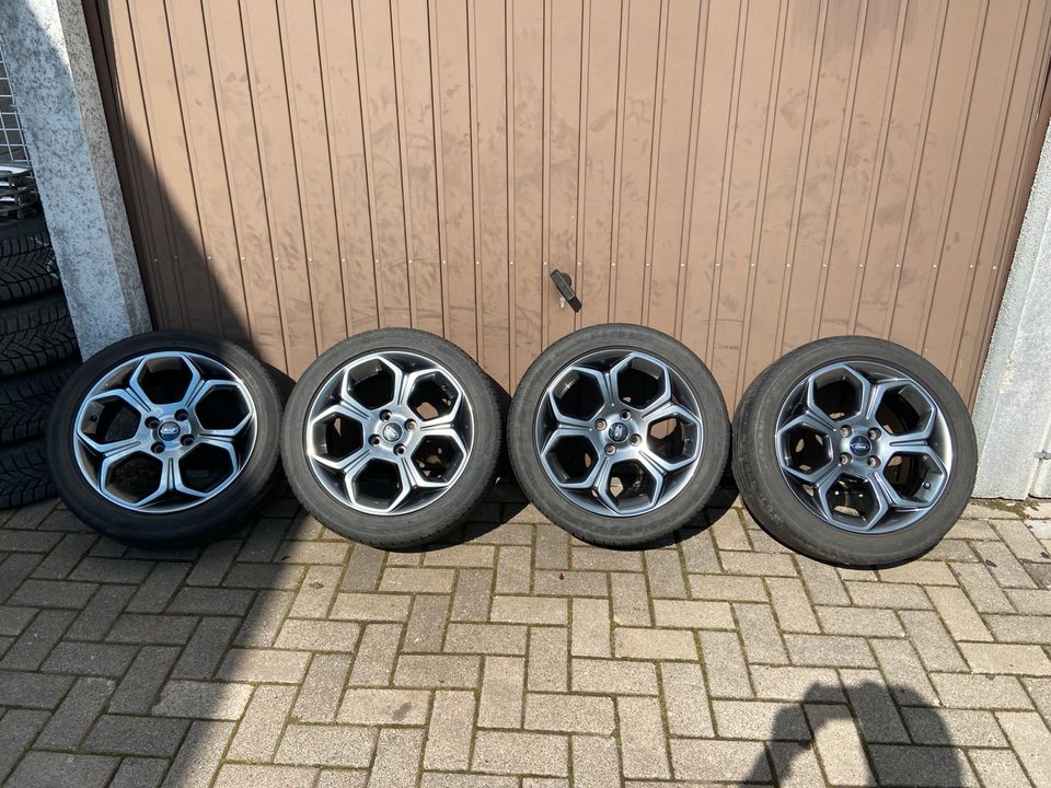 Ford Felgen GN15 Gunmetal Grey 7Jx17 mit 205/50 R17 Reifen in Bad Driburg