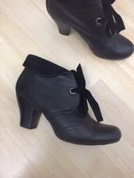 Stiefel Stiefeletten mit Absatz Schwarz 39 Bayern - Germering Vorschau