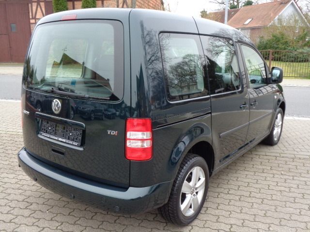 Volkswagen Caddy 1,6 TDI ''Roncalli'' Allwetter / SHZ / PDC in Wolfsburg