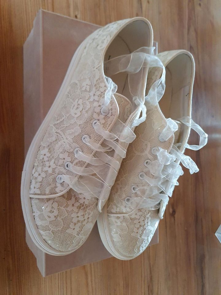 Sneaker Braut Brautsneaker Hochzeit in Lingenfeld