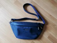 ZWEI Gürteltasche Bauchtasche Crossbody Tasche blau,neuwertig Nordrhein-Westfalen - Bad Laasphe Vorschau