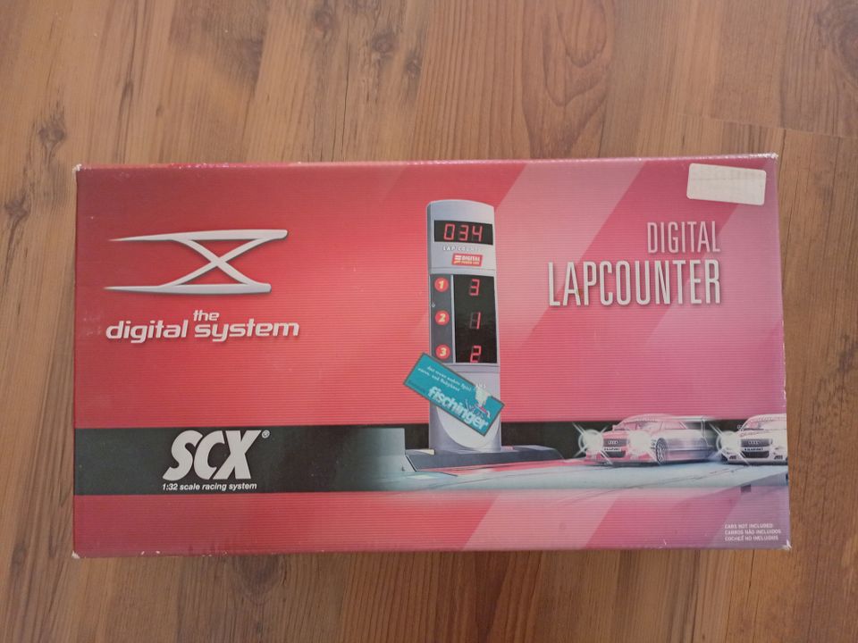 SCX Digital System X Basic Set + Lapcounter + Pit Box Rennbahn in Salem