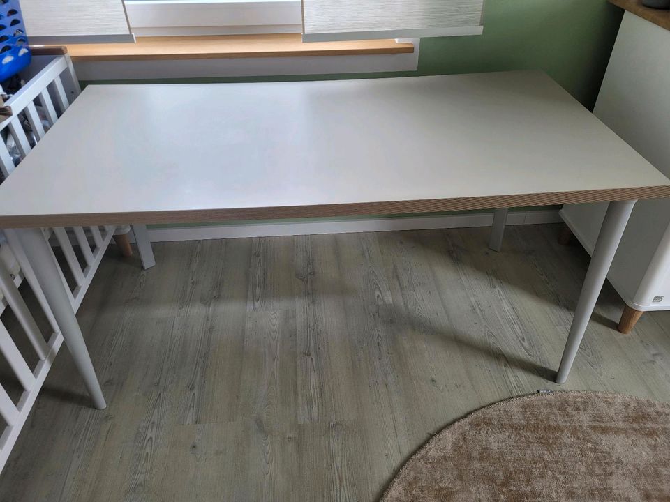 Bürotisch 140x 70cm in Neustadt am Rübenberge