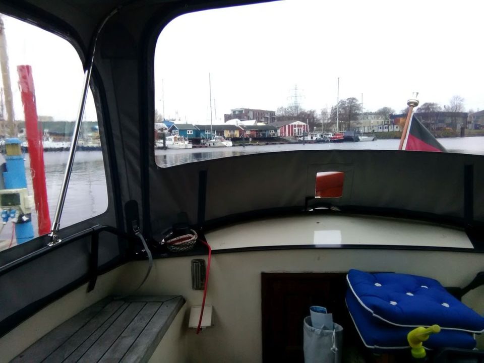 Plattbodenschiff, Kajütboot, Motorboot in Hamburg