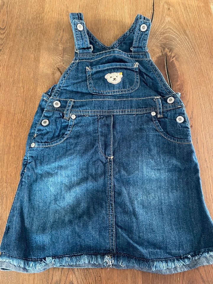 Steiff Jeans-Latzrock für Kinder Gr. 92 in Berlin