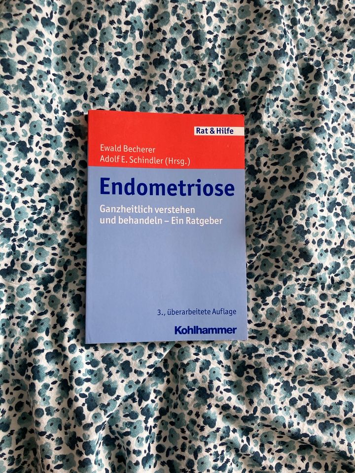 Buch „Endometriose: ganzheitlich verstehen & behandeln“ in München