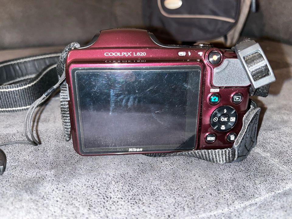 Nikon Coolpix L820 + Tasche in Berlin