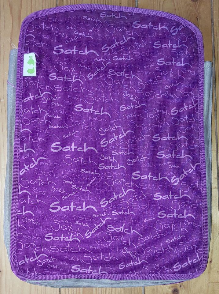 Schulrucksack SATCH sleek Purple Leaves + Organizer Heftebox Flex in Witzenhausen