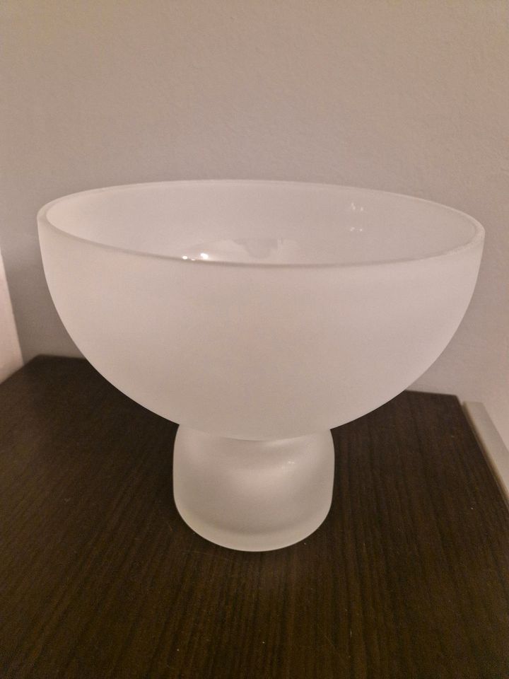 NEU❤️ Schale Vase Bowl mit Fuß Milchglas Glas Scandi Nordic edel in Aschaffenburg