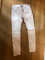 Skinnyjeans Puderdose Knopfleiste Gr. 29 L 34 mit Schmetterling Hessen - Rabenau Vorschau