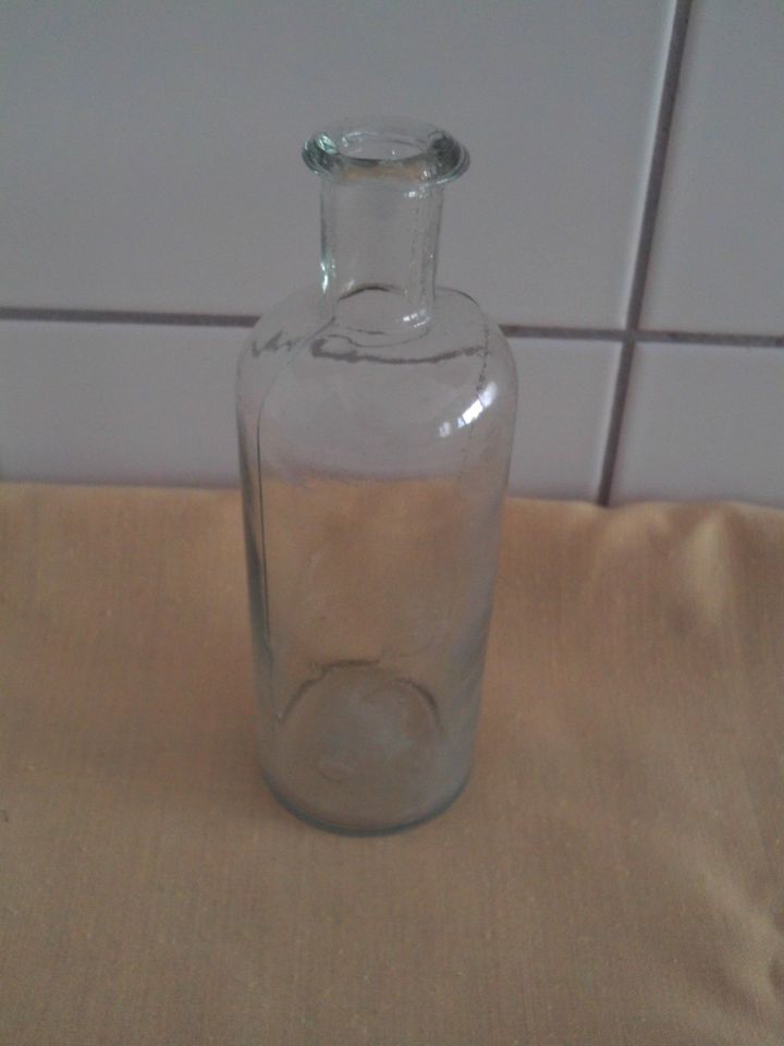 Glasflasche ganz alt 20er Jahre Vintage für Badezusatz in Schriesheim
