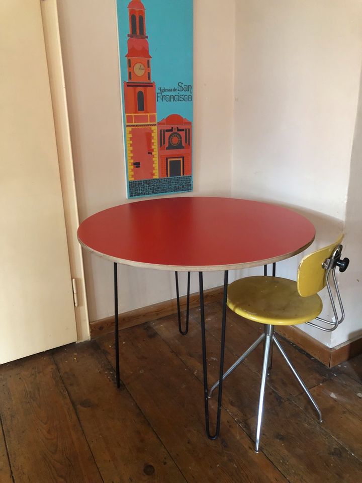 Tisch Multiplex Schichtholz vintage Style rot D90cm Schreibtisch in Mainbernheim
