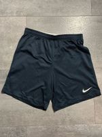 Nike Kinder Sporthose / Trainings Hose / Kurze Hose Gr. Kinder XL Schleswig-Holstein - Stapelfeld Vorschau