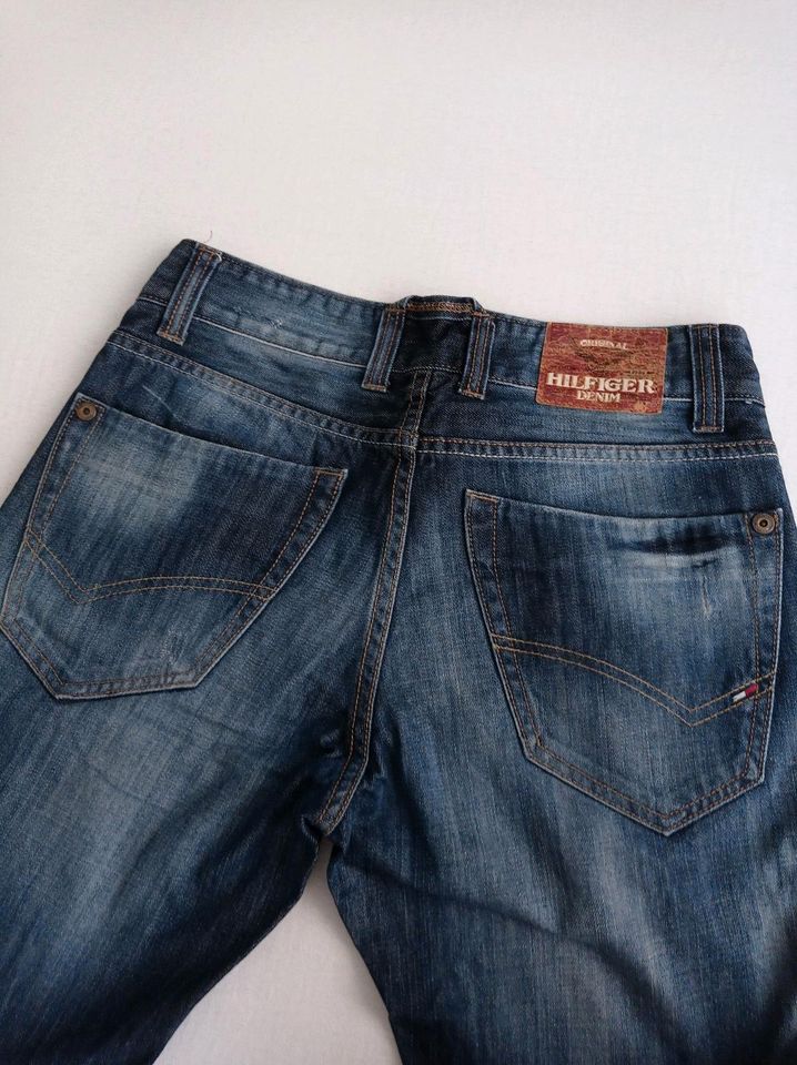 Tommy Hilfiger Jeans Herren W30L32 in Oberhausen