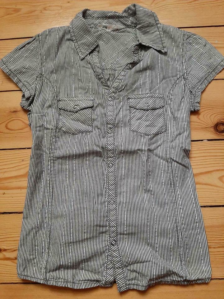 H&M - Bluse + Jeans-Shorts & s.oliver - Kleid Gr.146/152 in Berlin