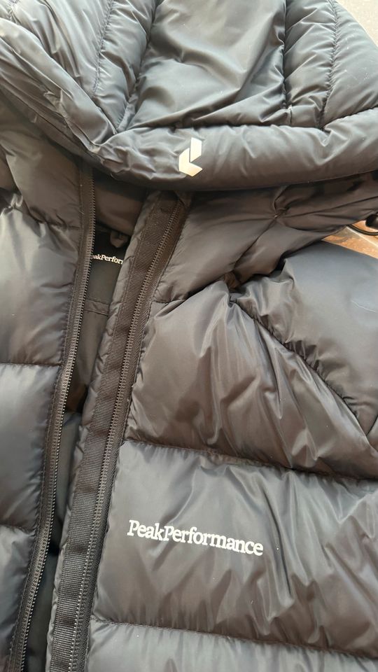 Peak Performance Daunenjacke in Laufen