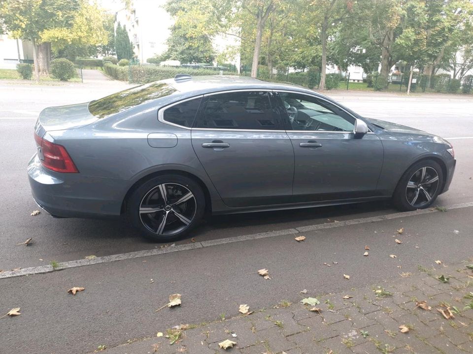 Volvo S90 T4 R-Design in Frankfurt am Main