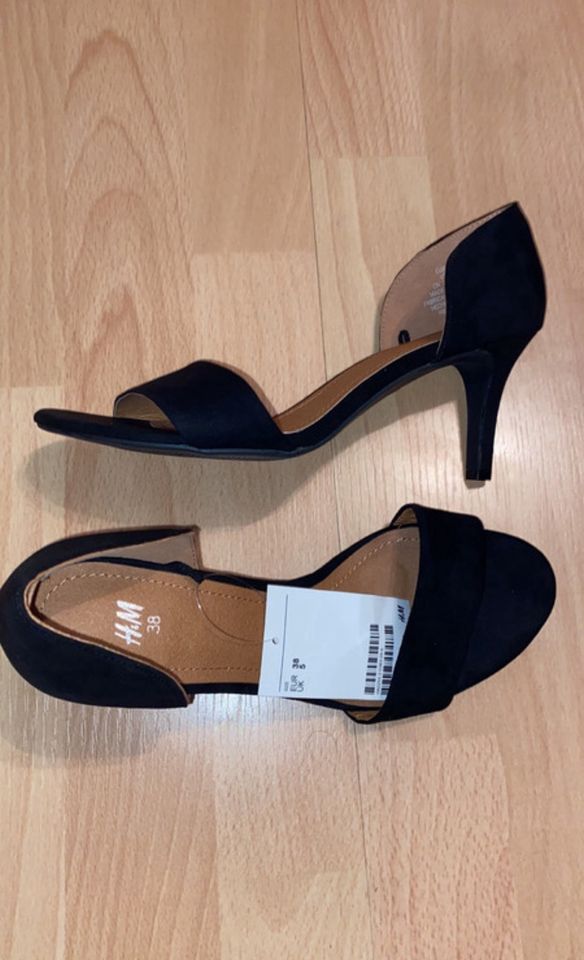 Damen Schuhe Pumps schwarz Sandale Wildleder H&M NEU in Aachen