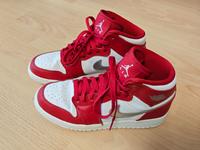 Nike Air Jordanes Original Schuhe Gr.39 Nordrhein-Westfalen - Menden Vorschau