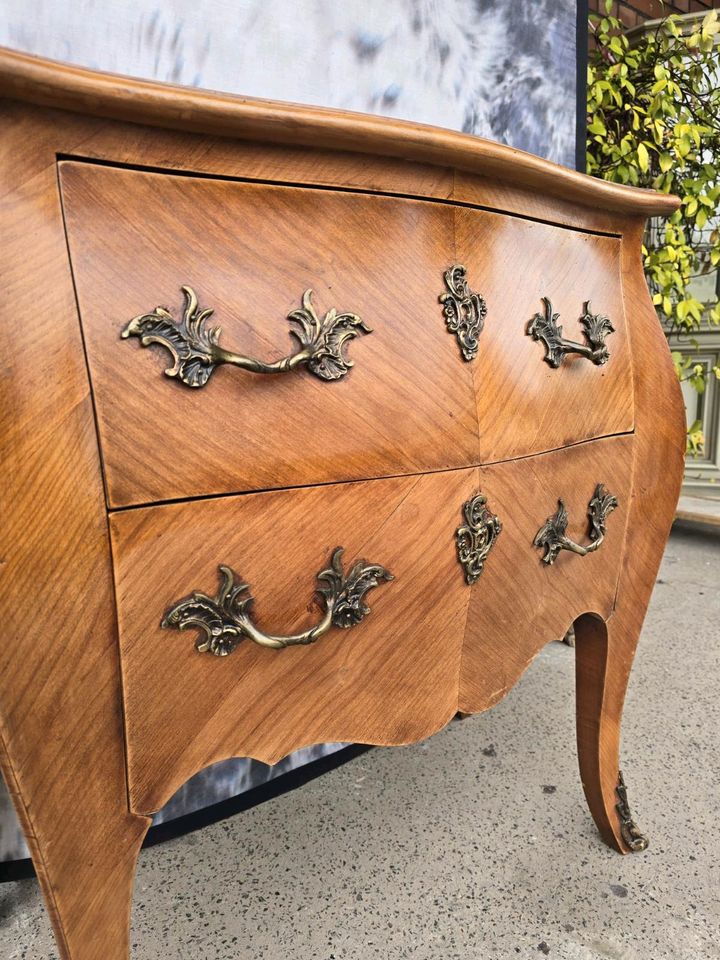 Alt Barock-Stil Nussbaum Kommode Anrichte Sideboard Alt Massiv Ho in Groß-Gerau