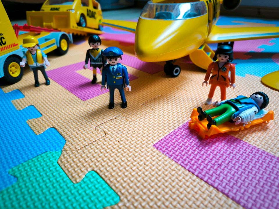 Playmobil ADAC Flugzeug und Abschlepper in Schwedt (Oder)