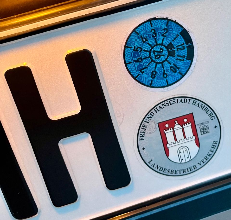 E28 BMW 520 i - TÜV NEU BIS MÄRZ 2026 - H Zulassung in Hamburg