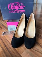 Black Pumps Buffalo gr 39 schwarz High Heels Wildleder classisch Köln - Braunsfeld Vorschau