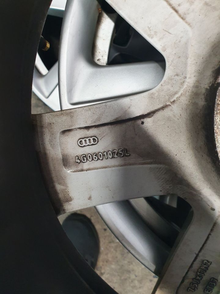 4 Audi Alufelgen 17 Zoll 7,5x17 ET37 4G0601025L in Rüsselsheim