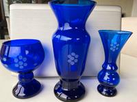 Blaue Glasvasen mit eingeritztem Muster, aus DDR-Zeit Thüringen - Meiningen Vorschau