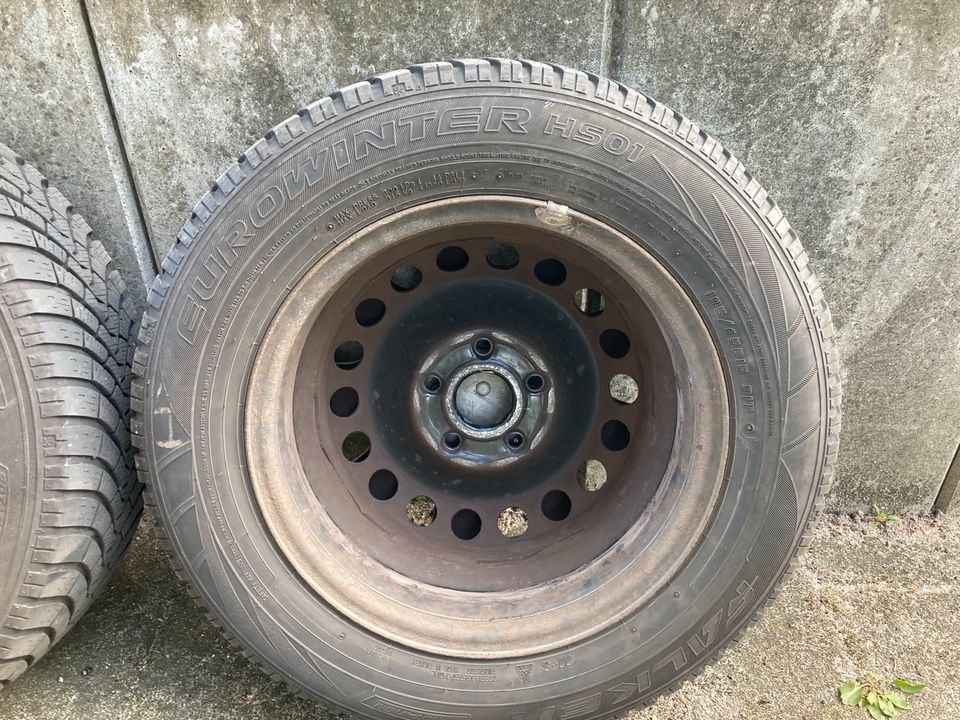 4x Winterreifen für Golf 5 mit Stahlfelgen, 195/65 R15 in Cottbus