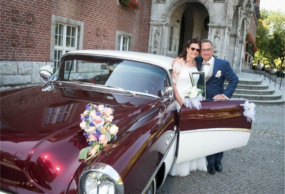 Hochzeitsauto, Brautfahrzeug, Oldtimer mieten, Mustang, Chauffeur in Berlin