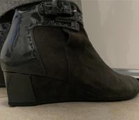 Tod's Stiefelette Gr. 40 dunkelgrau Keilabsatz sehr gut erhalten Hessen - Dieburg Vorschau