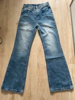 BALENCIAGA FLARED BOOTCUT JEANS M WIE NEU Bonn - Bonn-Zentrum Vorschau