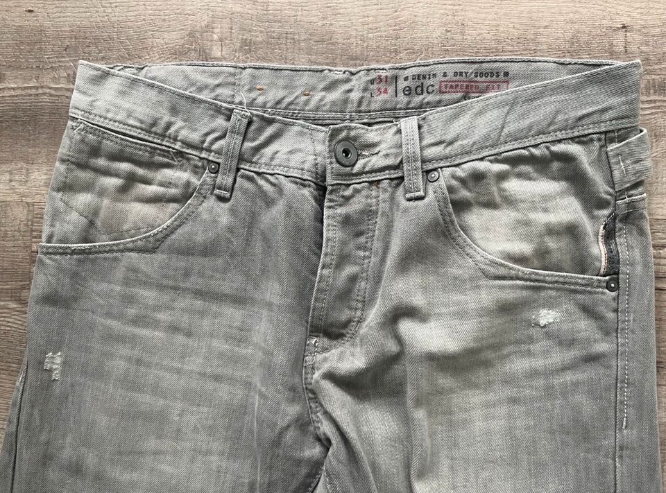 Herren Jeans grau, 31/34, Esprit in Hamm (Sieg)