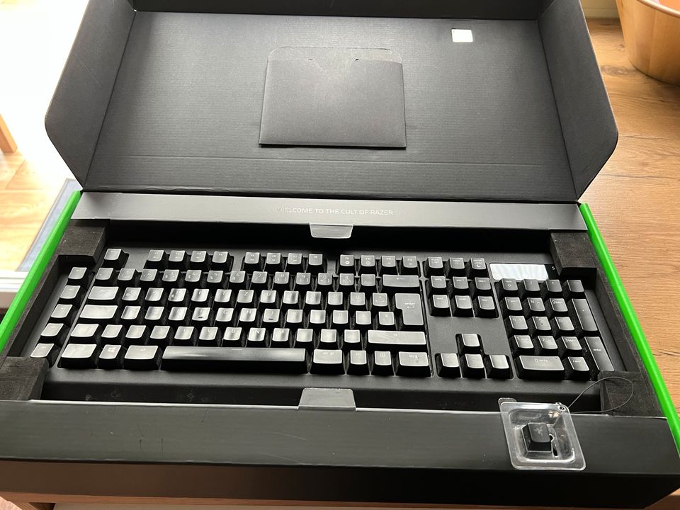 BLACKWIDOW CHROMA Gaming Tastatur top OVP in Hamburg